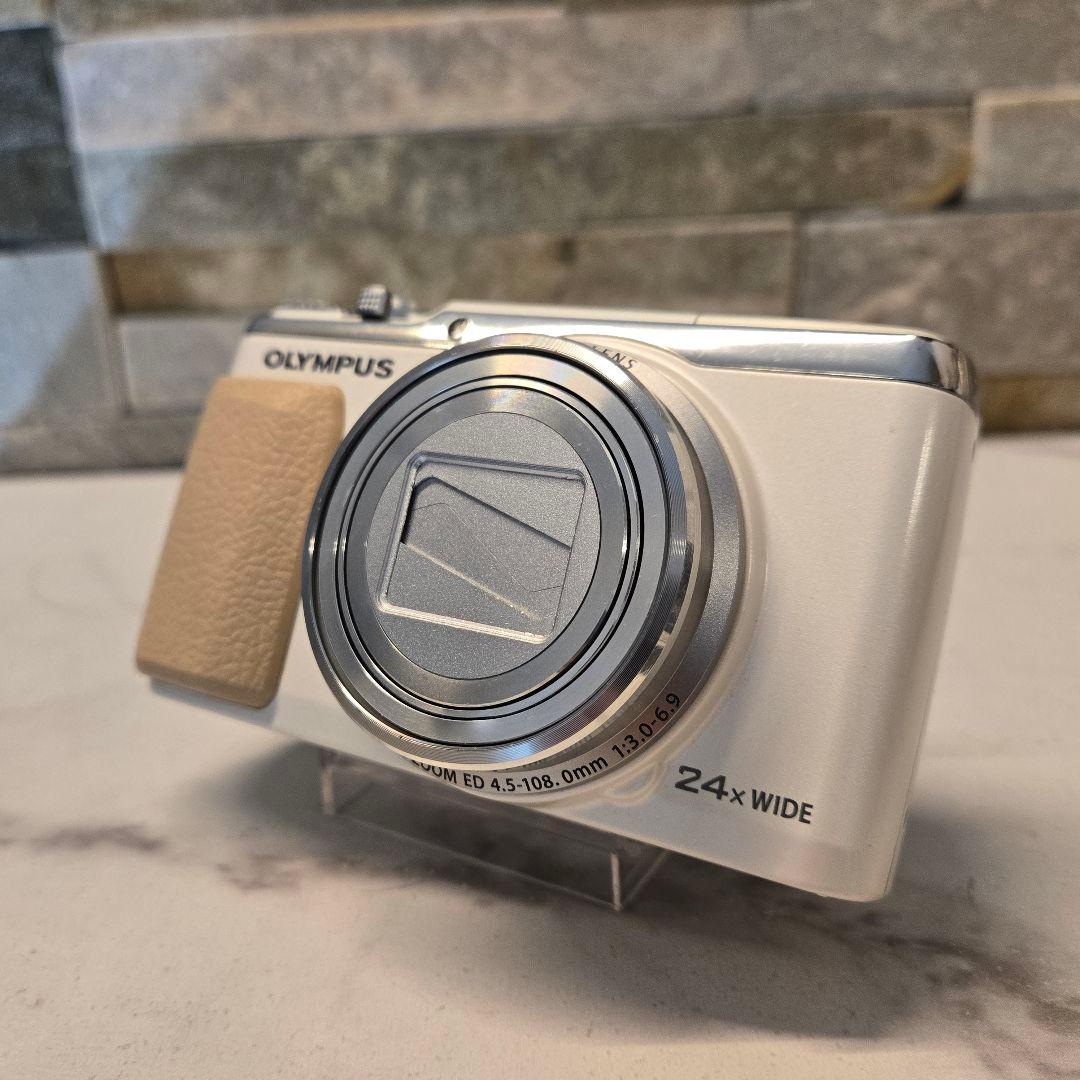 OLYMPUS　オリンパス　5-AXIS SH–60　デジカメ　白