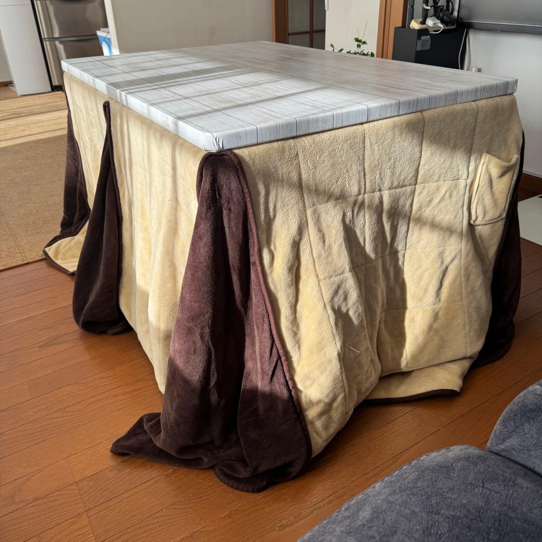 ダイニングテーブル コタツ機能付き こたつ布団付き　高さ調整可能 /昇降コタツ