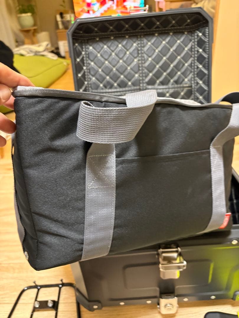 バイク用リアボックス55ℓ、サーモスクーラーバック付き