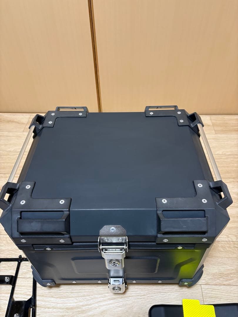 バイク用リアボックス55ℓ、サーモスクーラーバック付き