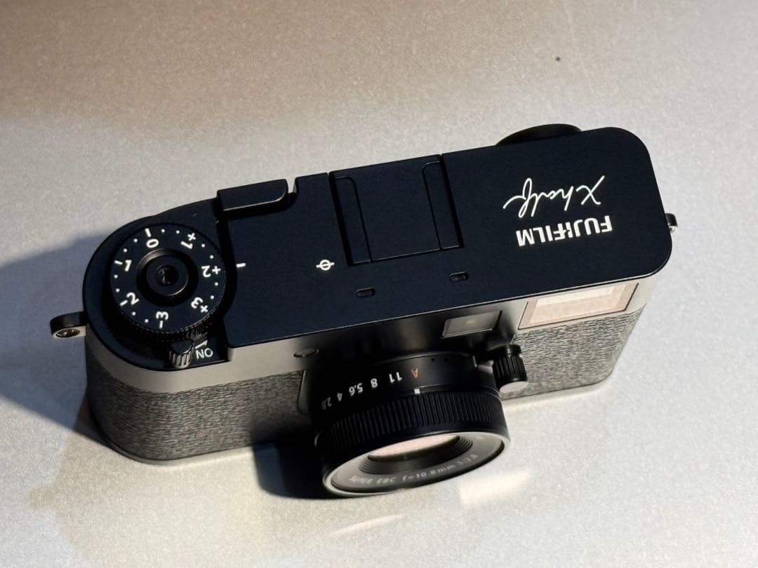 新品同様　FUJIFILM X half （X-HF1）ブラック多言語 正規品