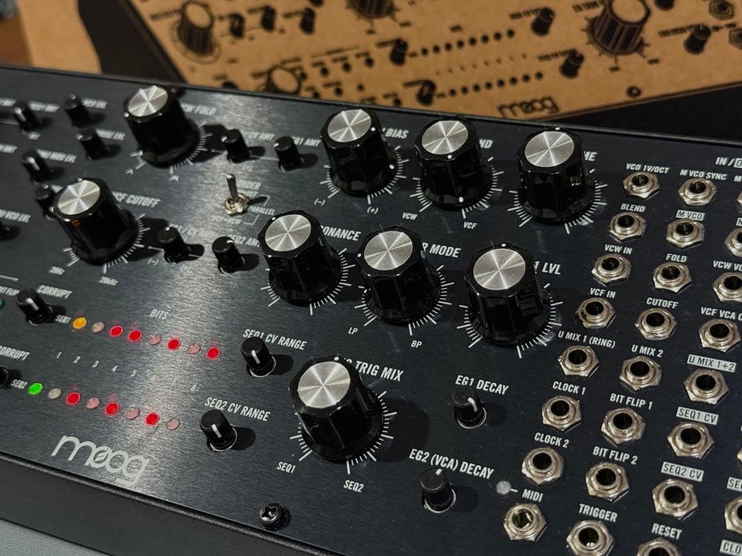 moog labyrinth シンセサイザー アナログ moog