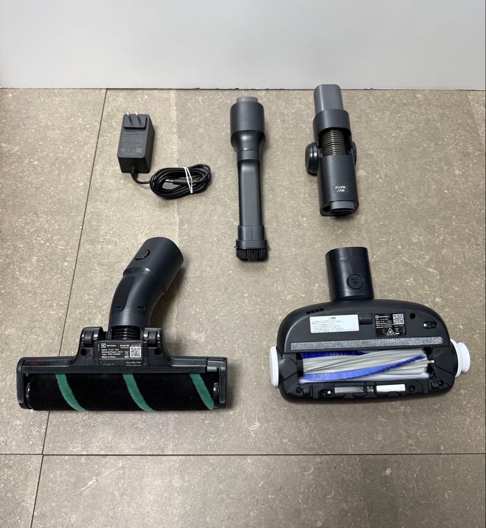 エレクトロラックス◇掃除機 Ultimate700 ウォルナットブラウン