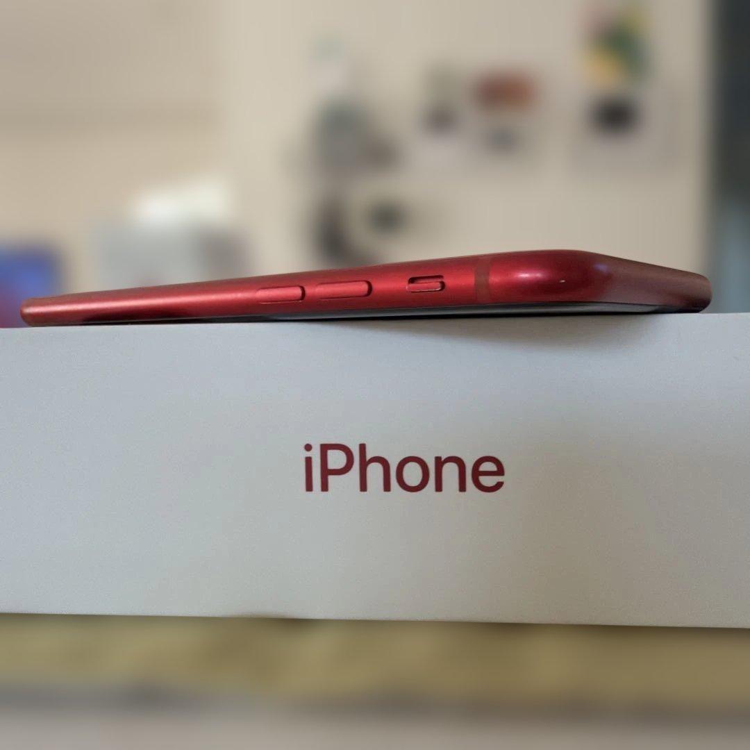 iPhone SE 第2世代　64GB RED SIMフリー　本体
