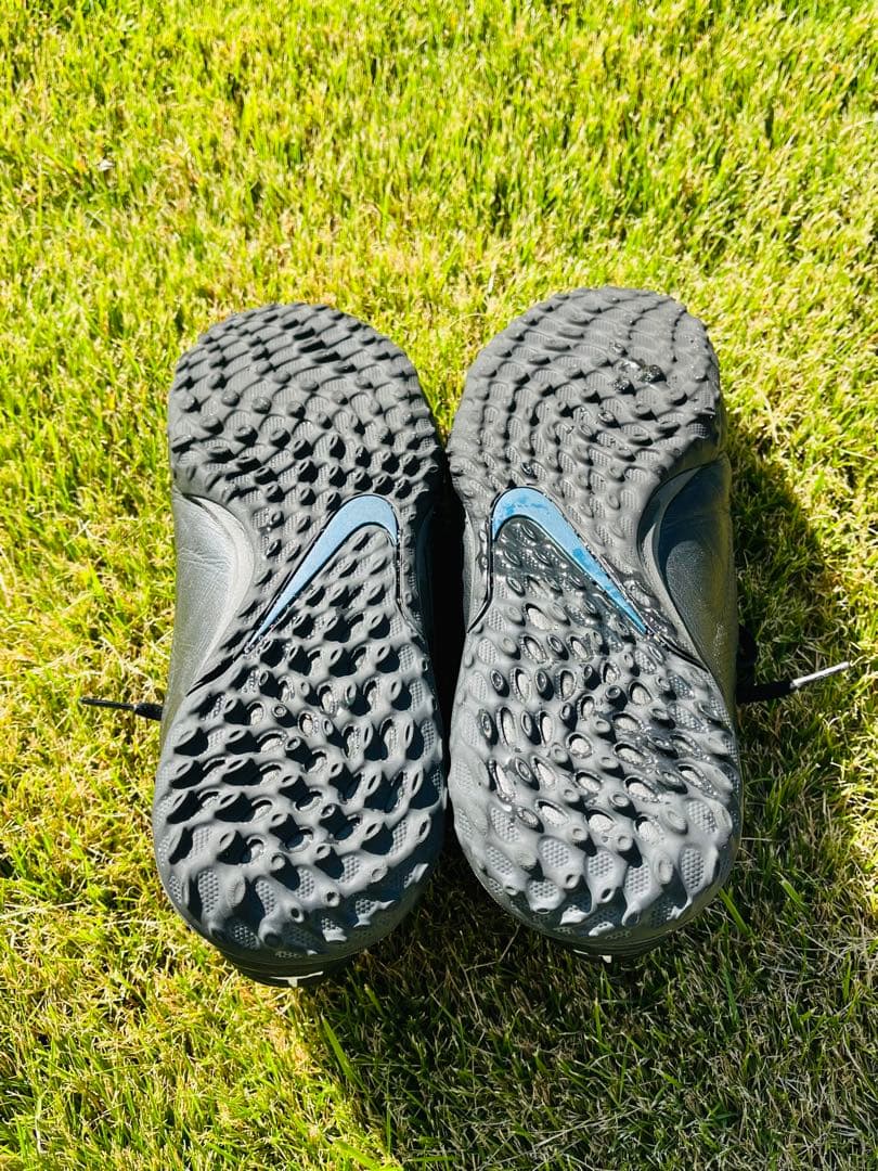 Nike Tiempo ブラック トレーニングシューズ