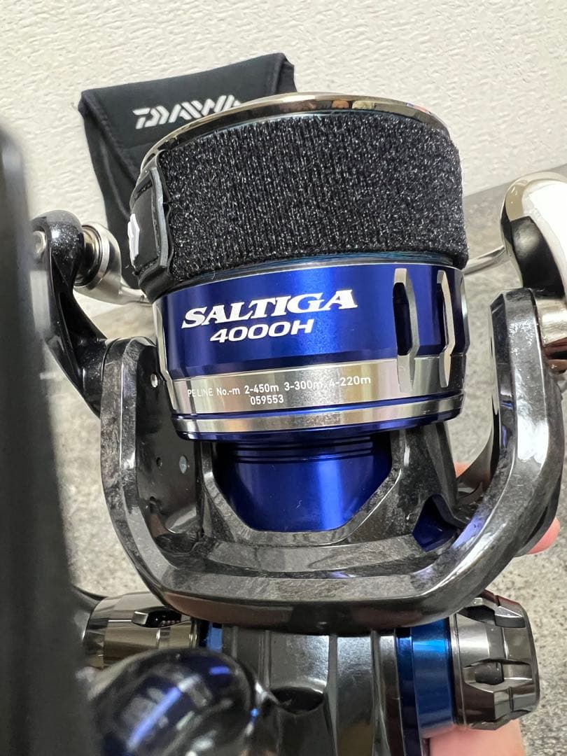 新品未使用 Daiwa ダイワSALTIGA 4000H スピニングリール