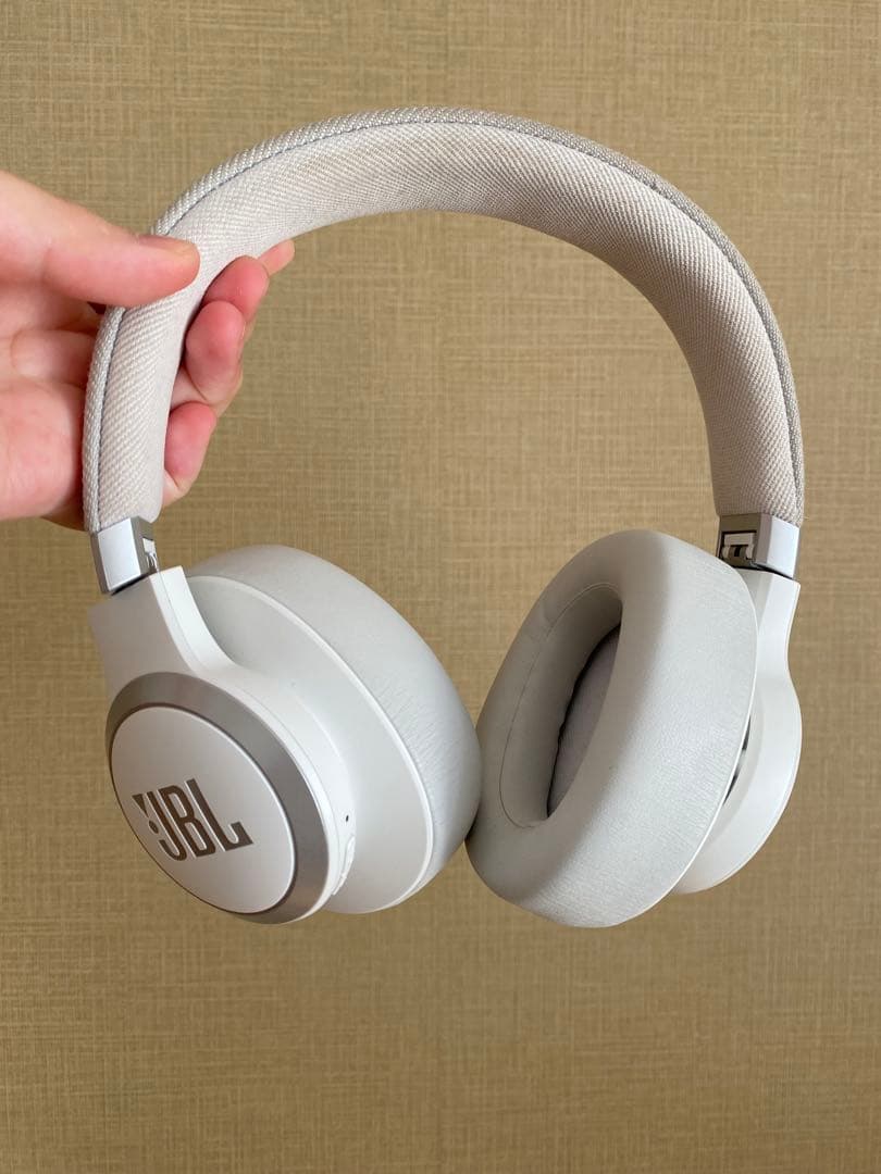 JBL LIVE ワイヤレスヘッドフォン ホワイト