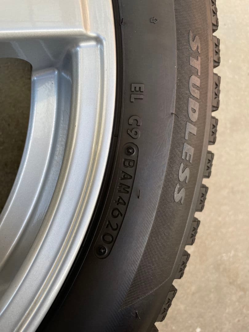 ボルボV60CC用　スタッドレスタイヤとホイールセット　1本売りです。