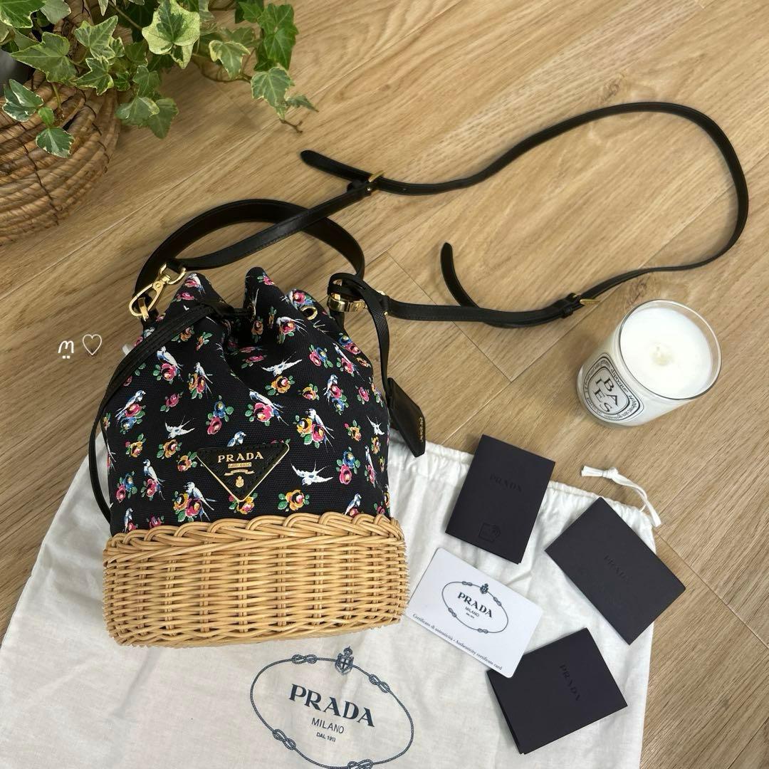 PRADAプラダ　プラージュバケットバッグ1BE04　ハンドショルダー　フラワー