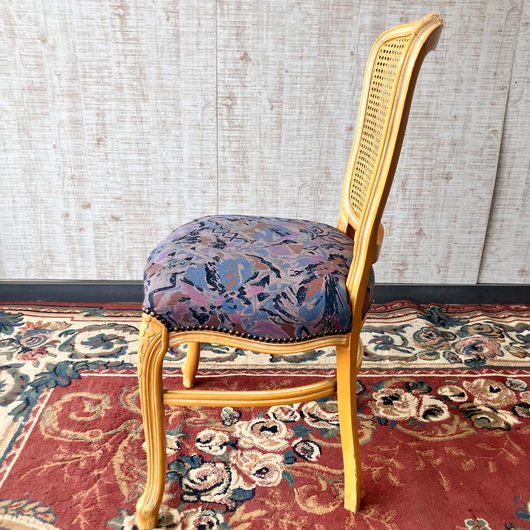 g8 イタリア家具 花柄彫刻 リベット打ちダイニングチェア 木製椅子 ビンテージ