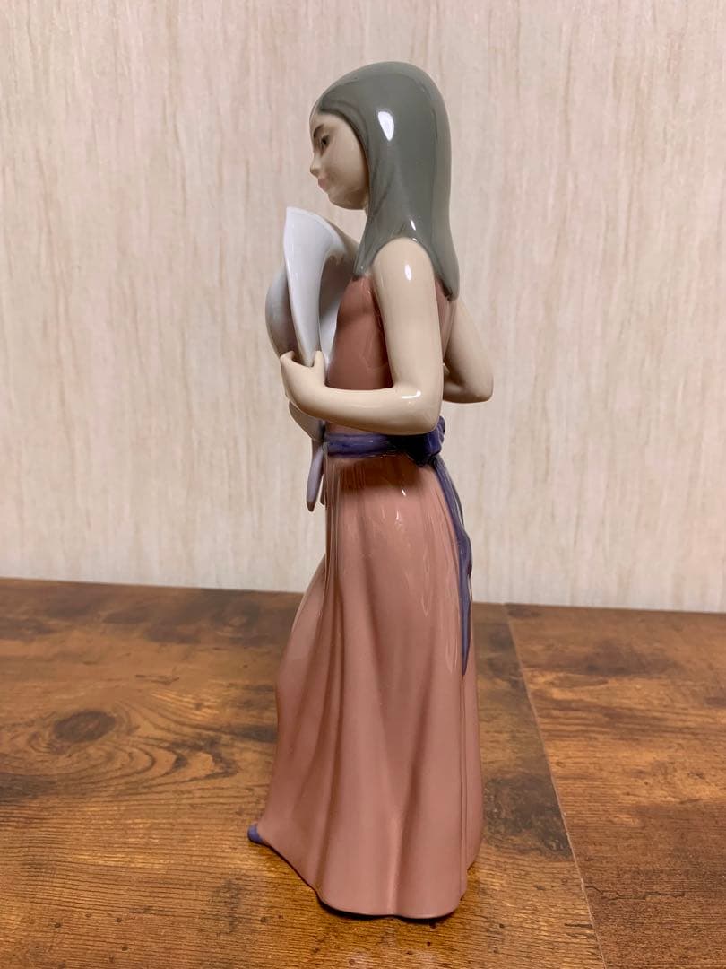 【箱付美品】スペイン リヤドロ #5007 Bashful Girl 内気な少女