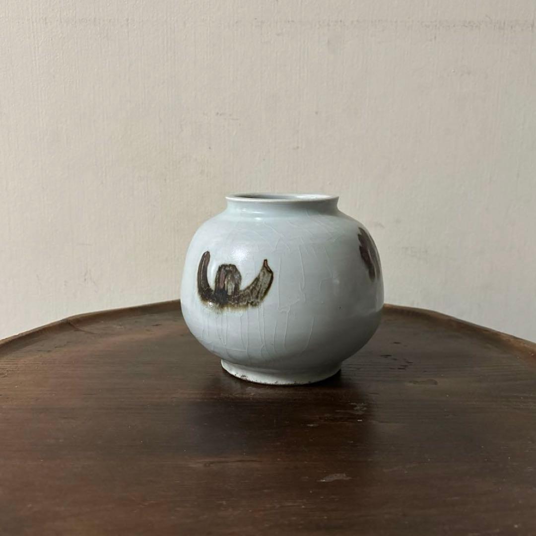 鉄釉壷　朝鮮　李朝　韓国骨董　白磁　丸壷　塩笥壺　骨董品.アンティーク.立原正秋