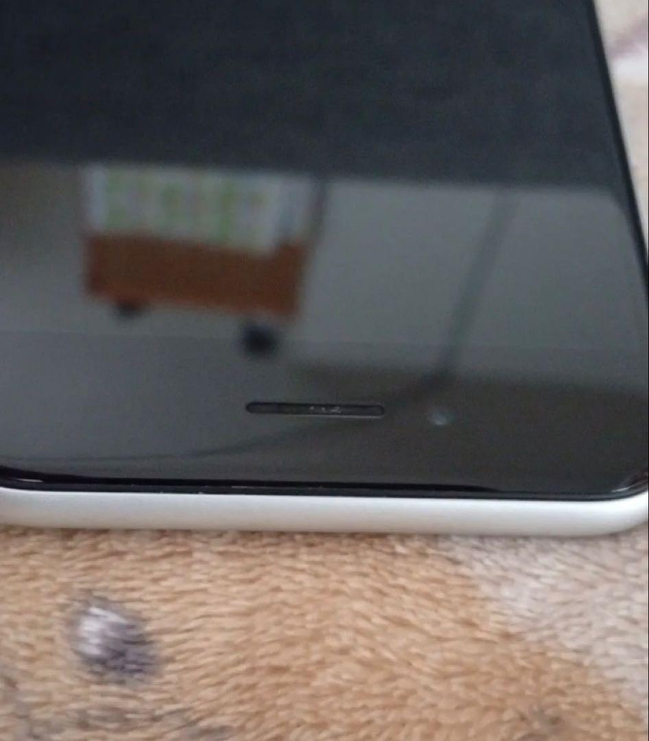 Apple iPhone SE2世代ホワイト SMフリーバッテリー82%