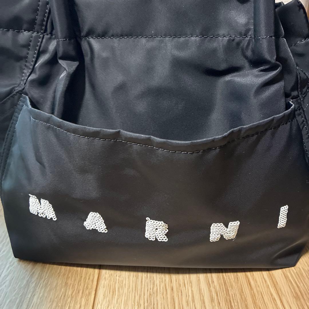 MARNI ブラック ハンドバッグ