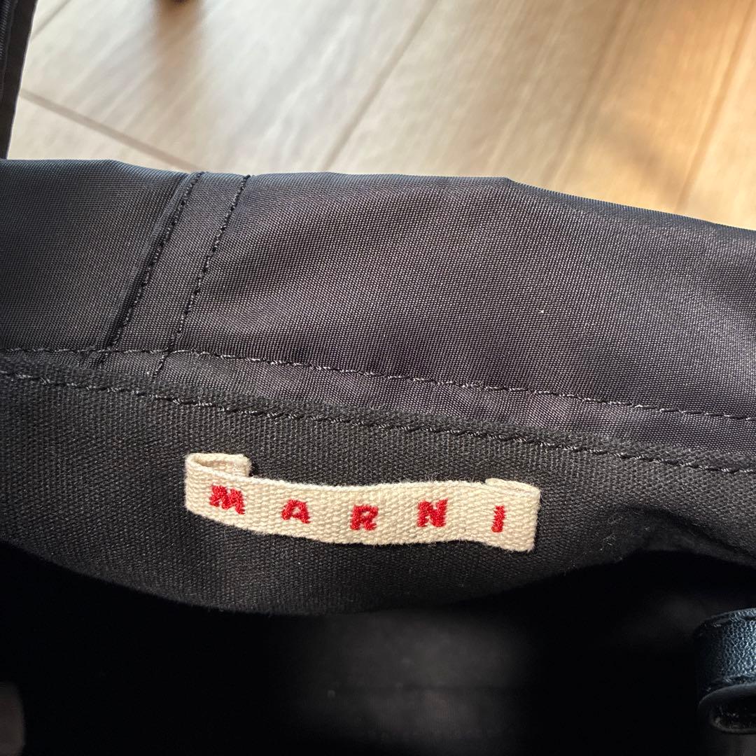 MARNI ブラック ハンドバッグ