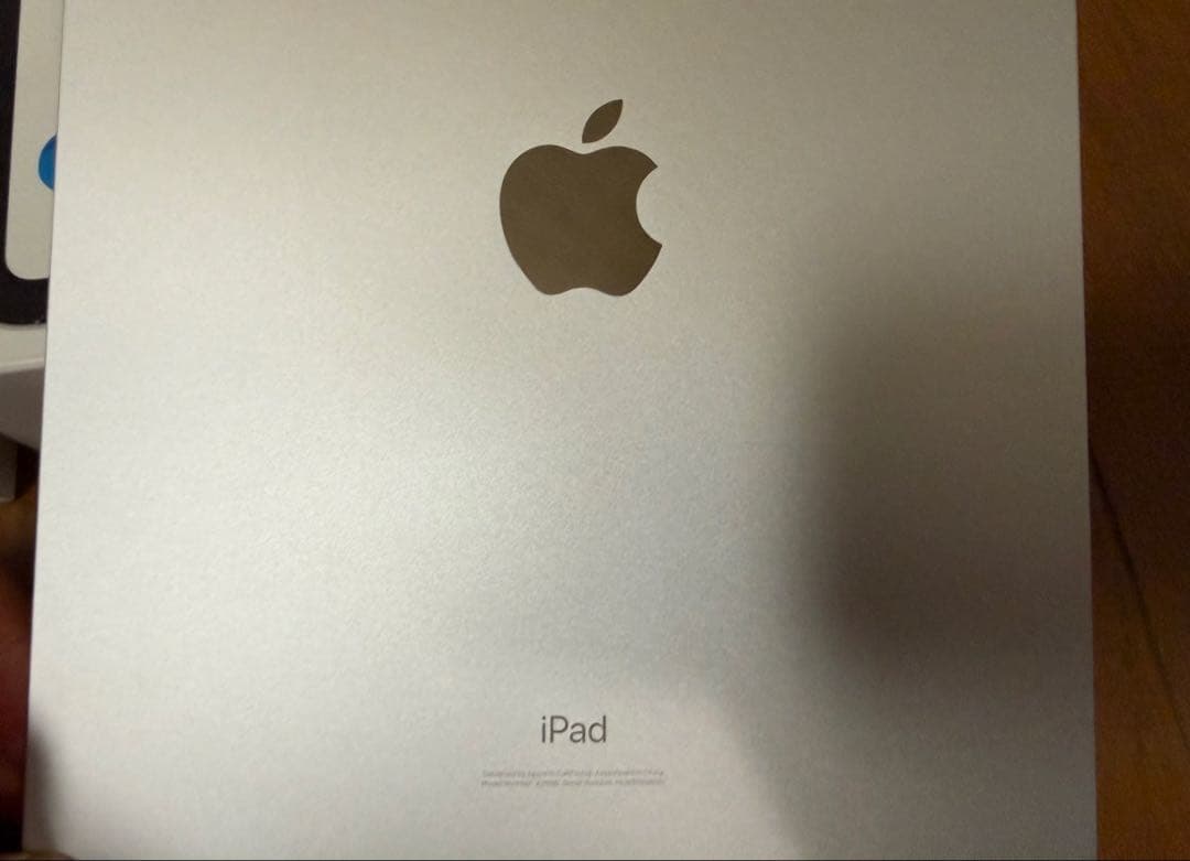 iPad 第10世代 64GB シルバー箱・付属品付き