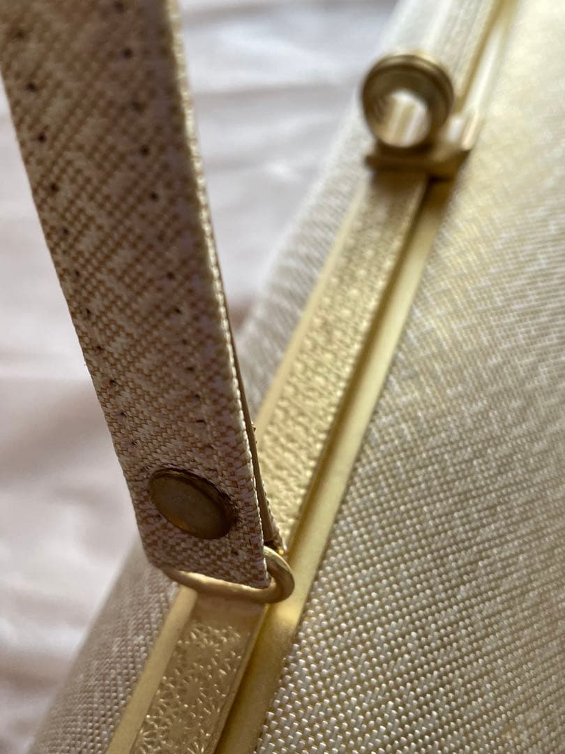 和装　草履とバッグのセット(金色地に白い花刺繍)