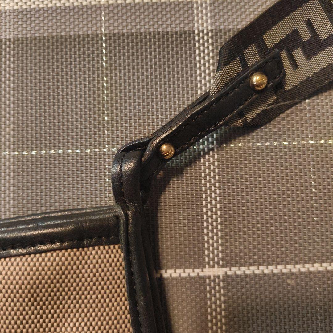 FENDI（フェンディ）のズッカ柄 キャンバスショルダーバッグ