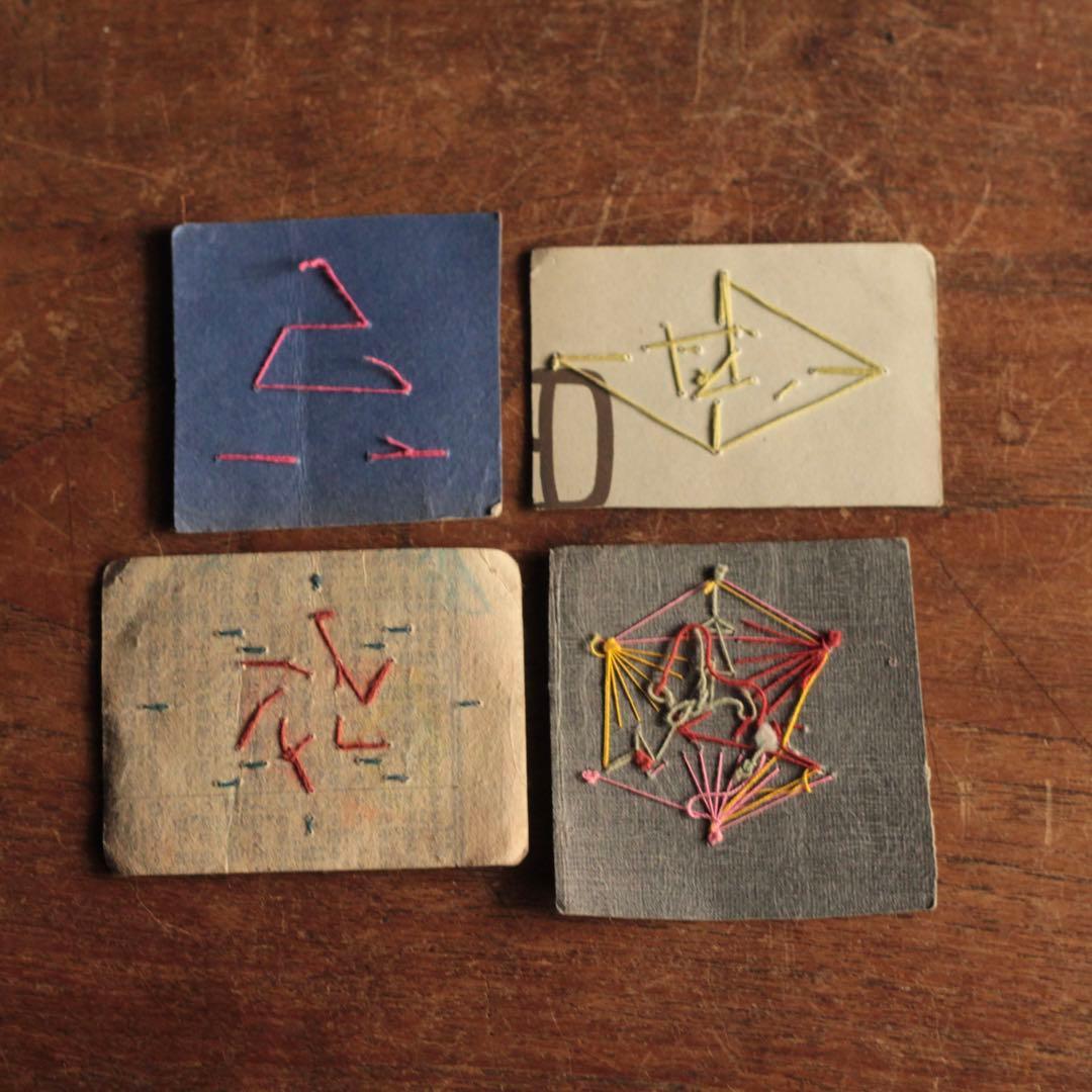 古い 背守り 4種 厚紙に刺繍 古道具 アンティーク