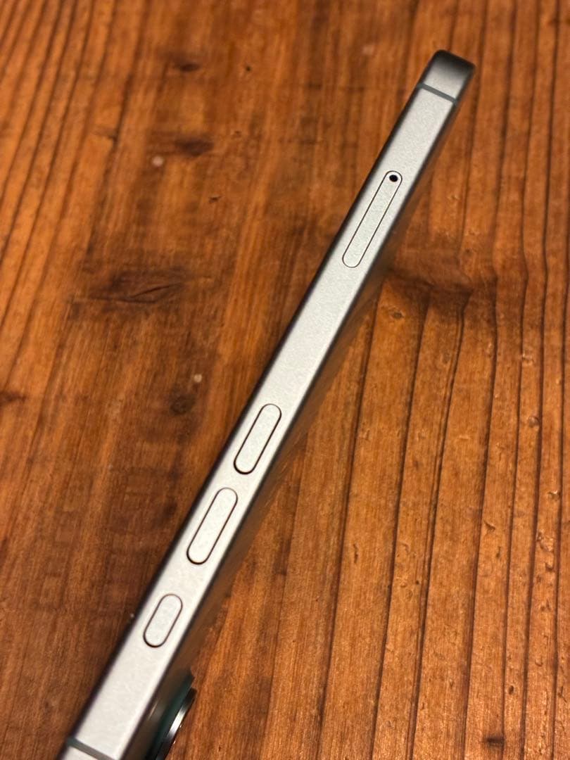 iPhone 16 256GB ティール 画面割れ ジャンク