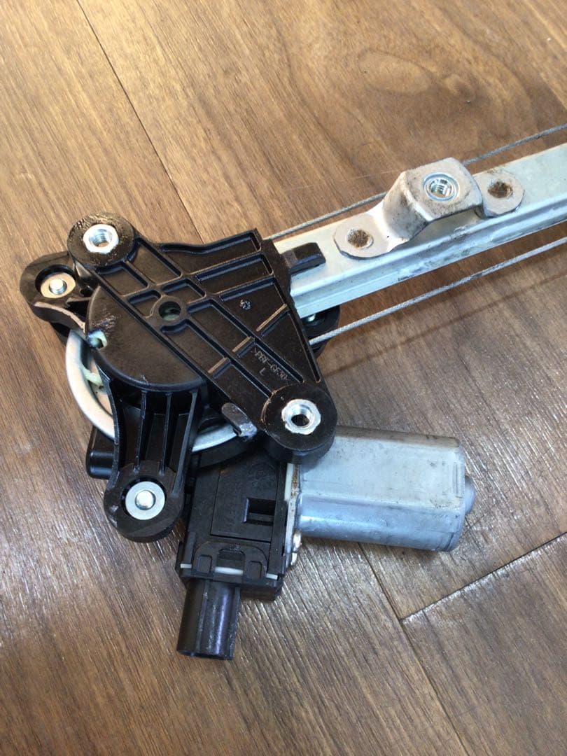 DA17Vパワーウインドウ レギュレーター助手席 エブリィ