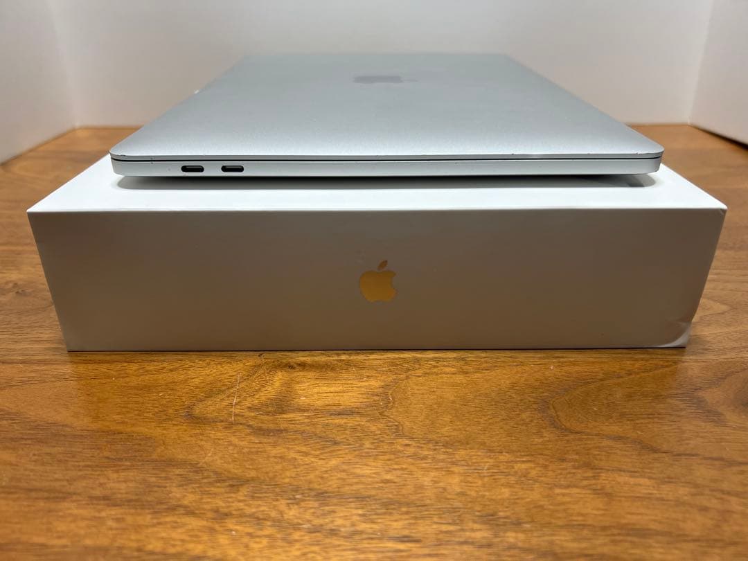訳あり美品❗️MacBook Pro 2022 M2チップ US シルバー