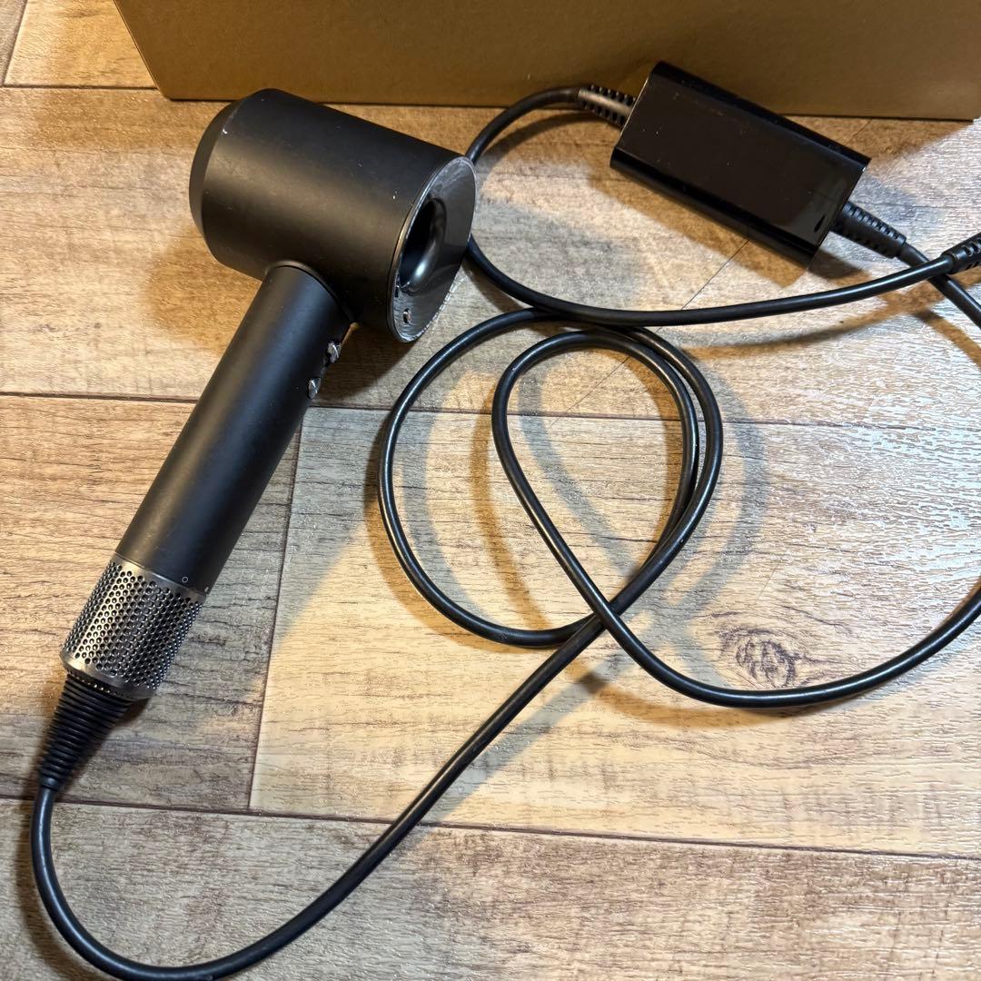 ジャンク品 ダイソン ドライヤー H08 ブラック 付属品アタッチメント未使用