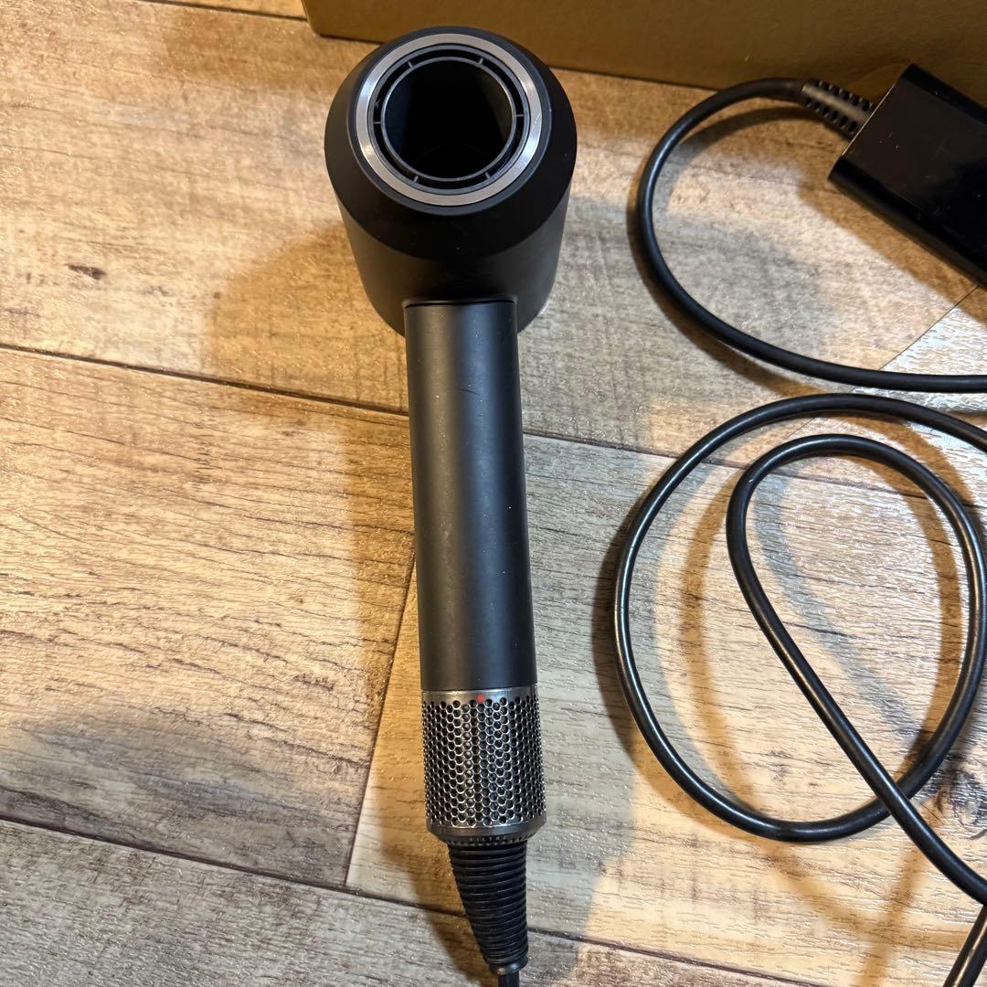 ジャンク品 ダイソン ドライヤー H08 ブラック 付属品アタッチメント未使用