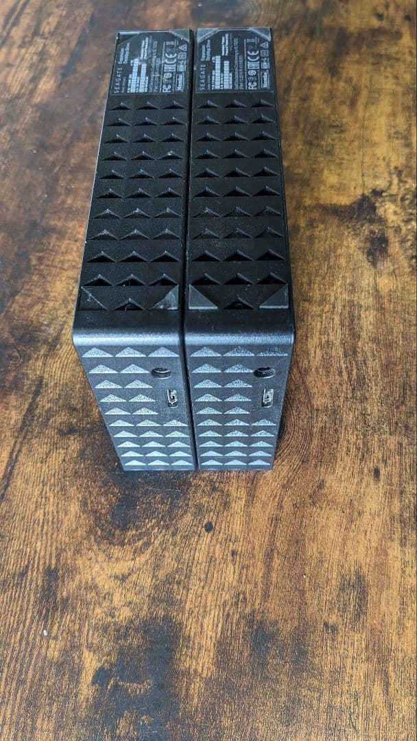 SEAGATE Expansion Desktop Drive 4TB 2個