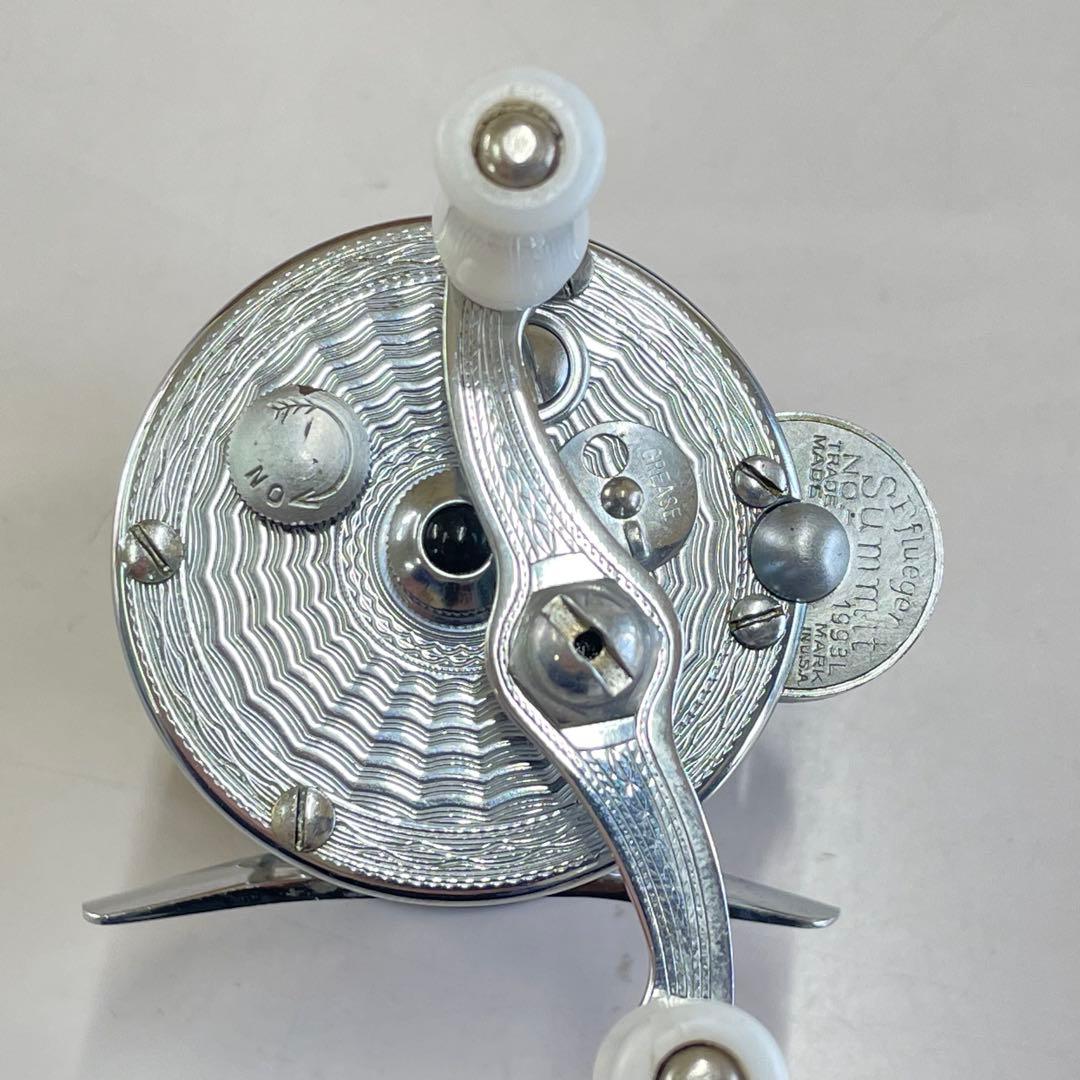 PFLUEGER SUMMIT 1993L 彫刻系ダイレクトリール