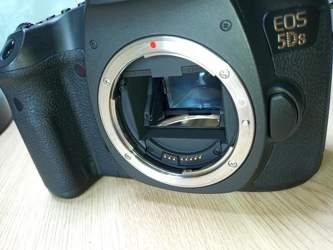 美品Canon EOS 5Ds デジタル一眼レフカメラ 本体