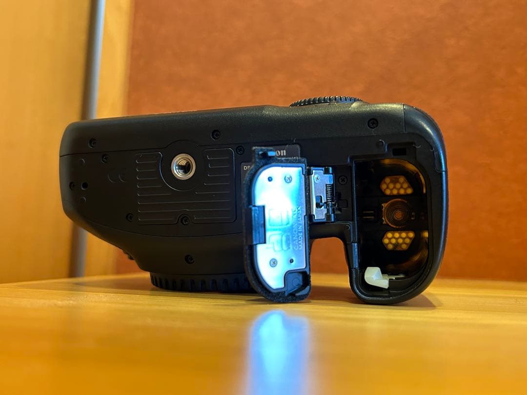 Canon EOS 7d markⅡ ボディ本体　おまけ本付き