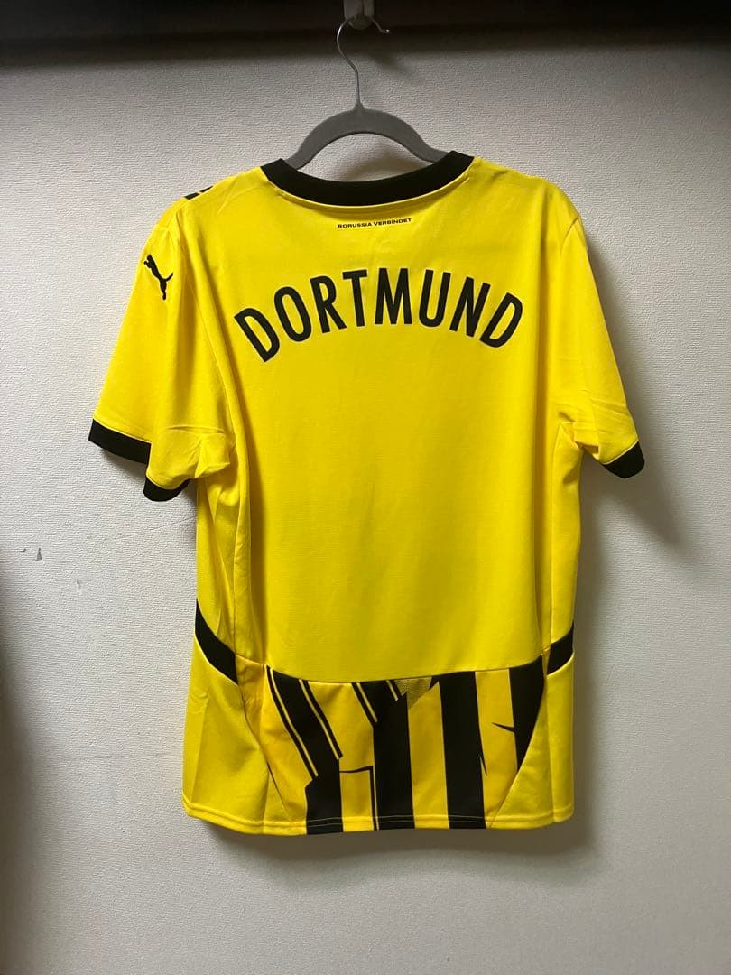 ドルトムント　サッカーウェア　日本Ｌ海外Ｍサイズ　KAMOにて購入