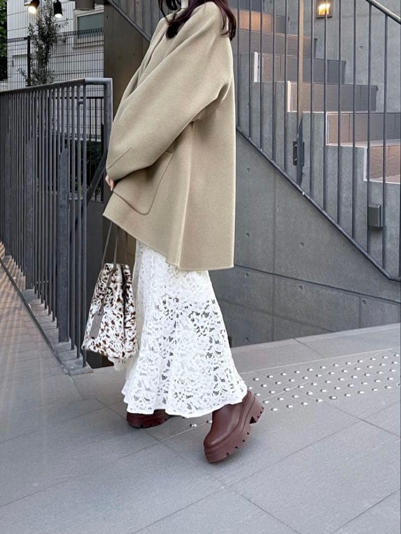 ラブティックボンボン ライトラグランフレアコート　ベージュ