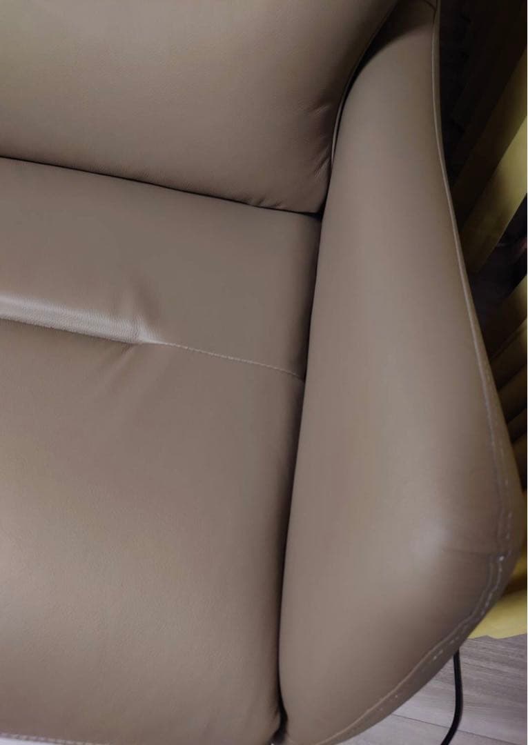 美品　ニトリ 電動リクライニングパーソナルチェアLE01-2