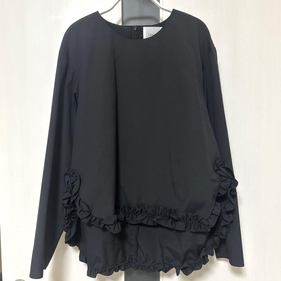 OHGA フリル裾ブラウス　ブラック