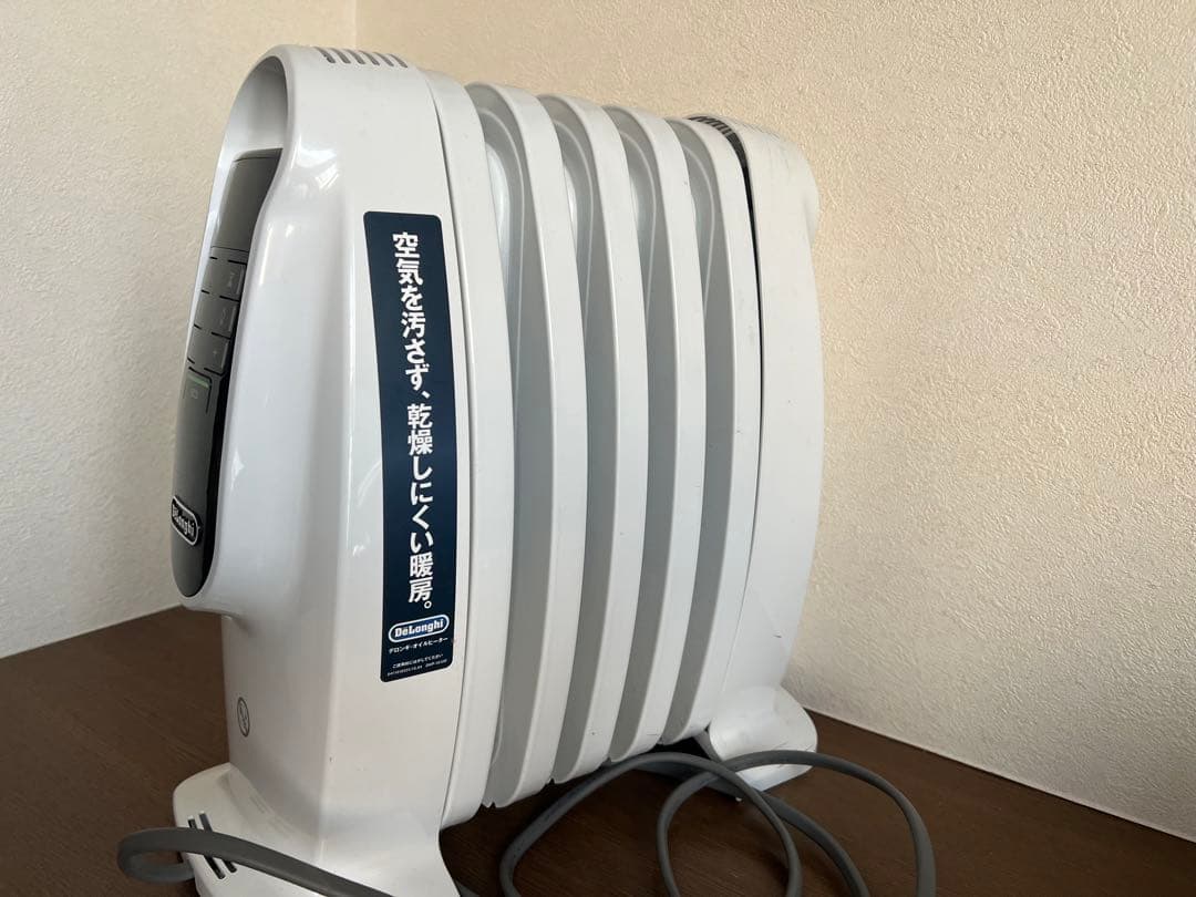 【美品】小型オイルヒーター/デロンギ NJ0505E