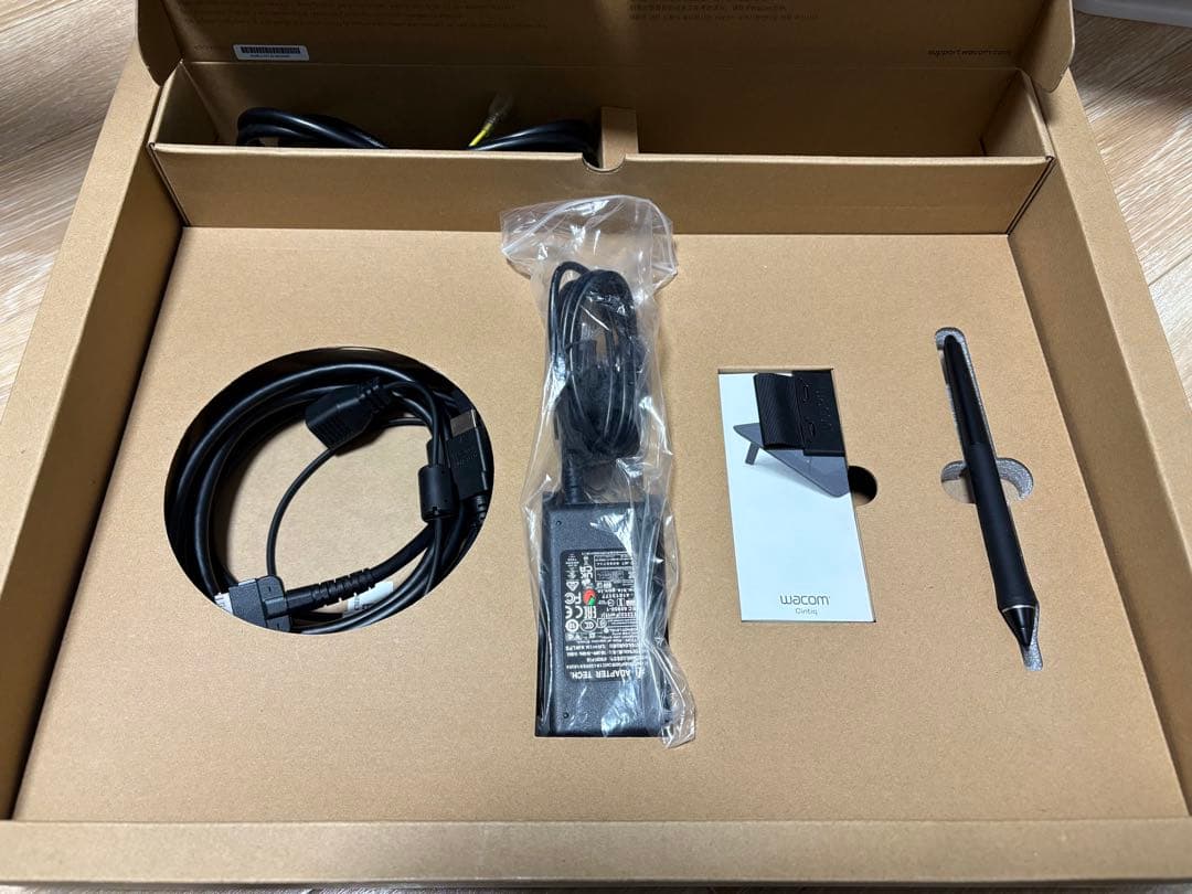 Wacom 液晶ペンタブレット　Cintiq16 DTK-1660/K1D