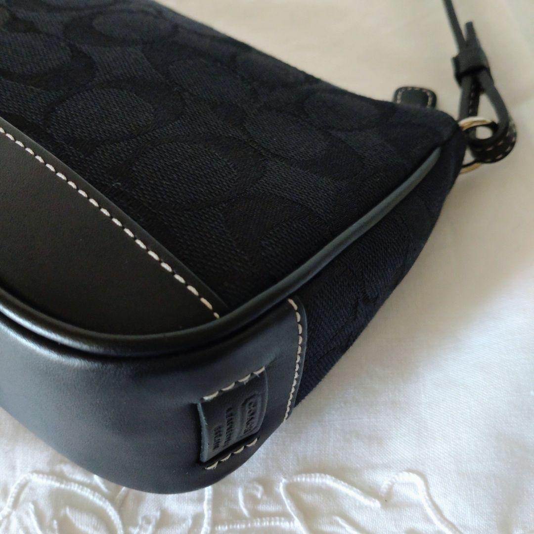コーチCOACH　　　　　　　　　　　　　小さなハンドバッグ美品