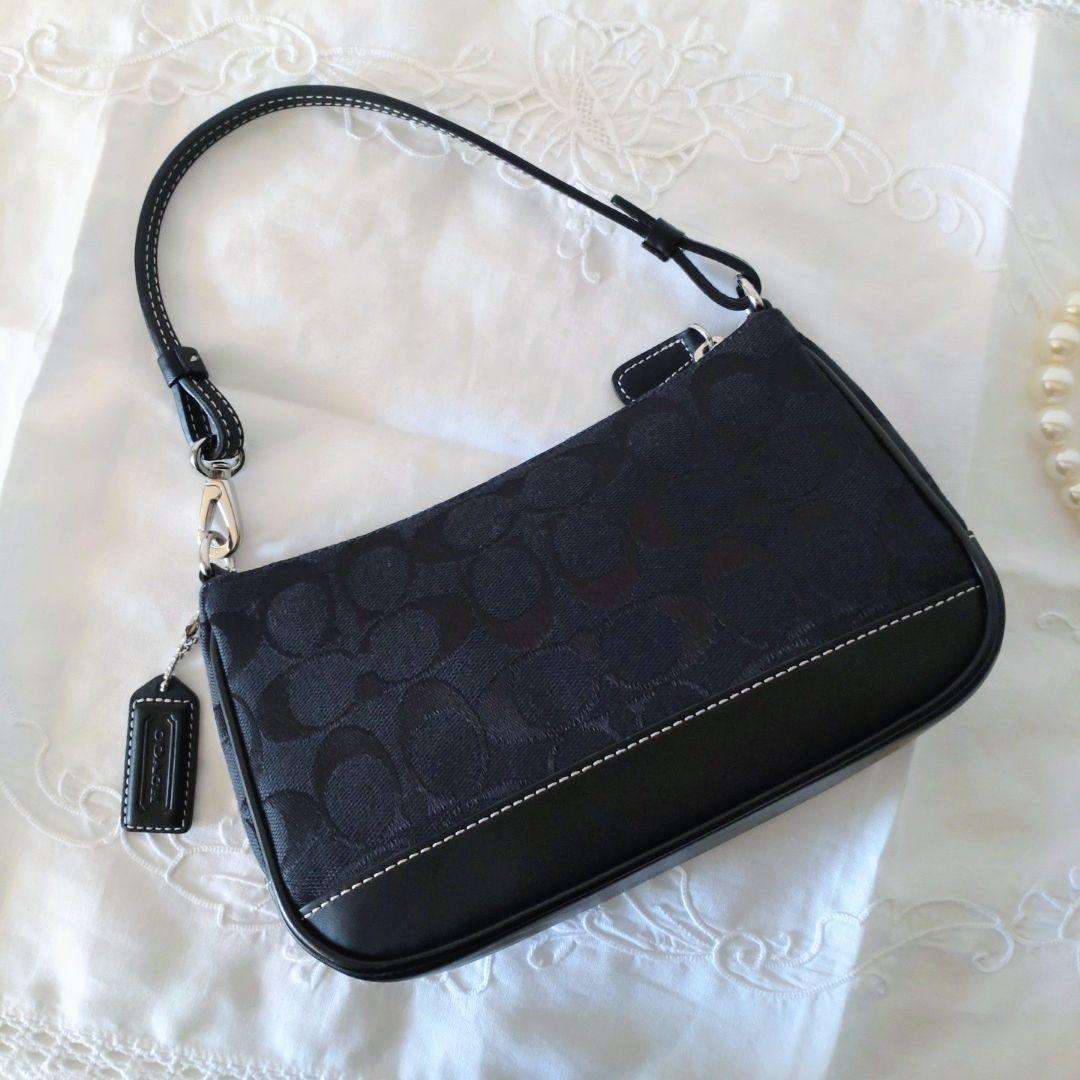 コーチCOACH　　　　　　　　　　　　　小さなハンドバッグ美品