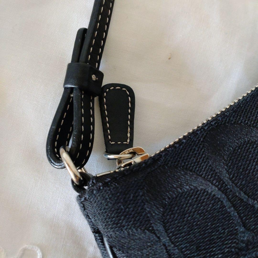 コーチCOACH　　　　　　　　　　　　　小さなハンドバッグ美品