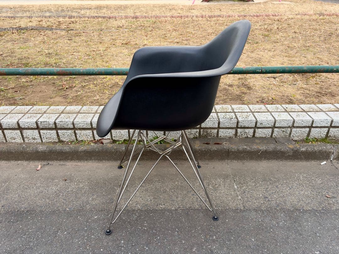 ハーマンミラー イームズ アームシェルチェア DAR ブラック 正規品