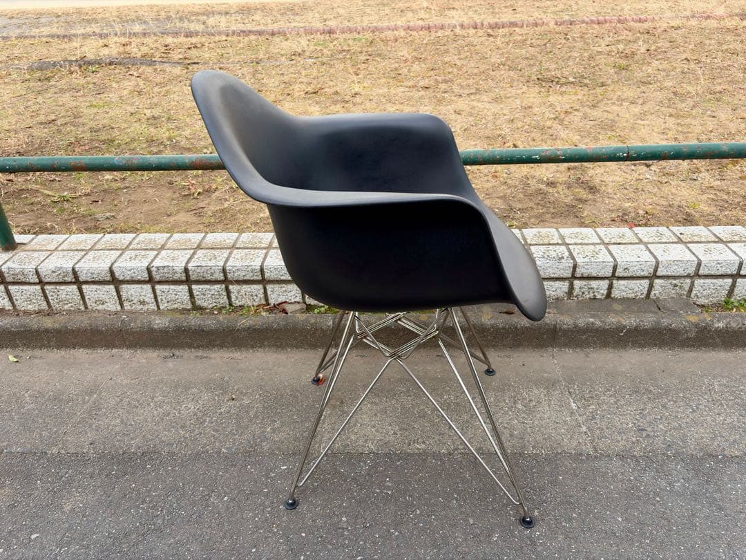 ハーマンミラー イームズ アームシェルチェア DAR ブラック 正規品