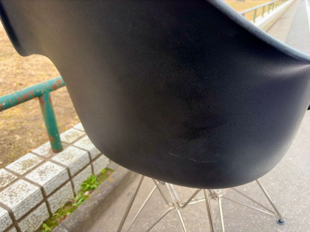 ハーマンミラー イームズ アームシェルチェア DAR ブラック 正規品