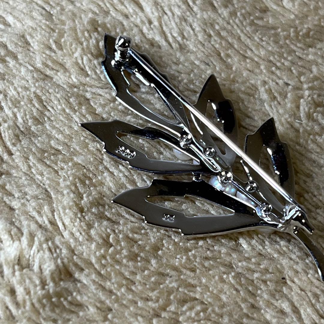 極美品 ミキモト MIKIMOTO パール ブローチ リーフ シルバー 5珠