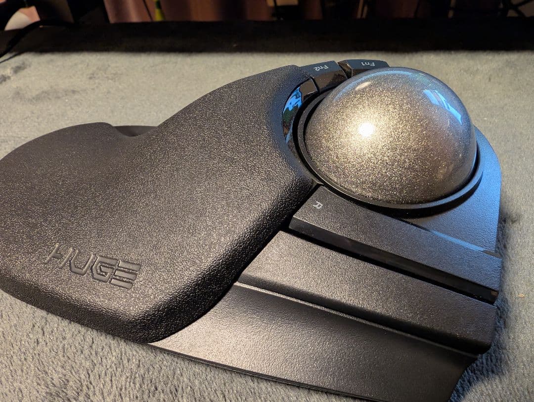 【ほぼ新品】ELECOM HUGE PLUS トラックボール M-HT1MRBK