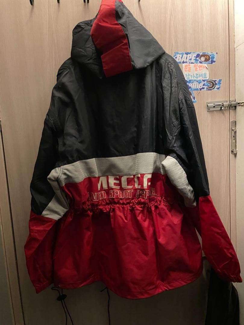 MECCA USA XL フード付きジャケット 黒/赤