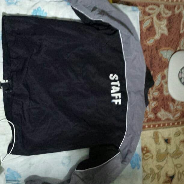 フェニックスのstaff用のヤッケ