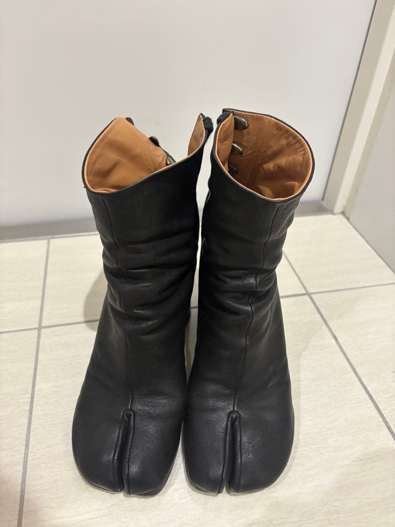 マルジェラブラックレザーブーツ サイドファスナー付き