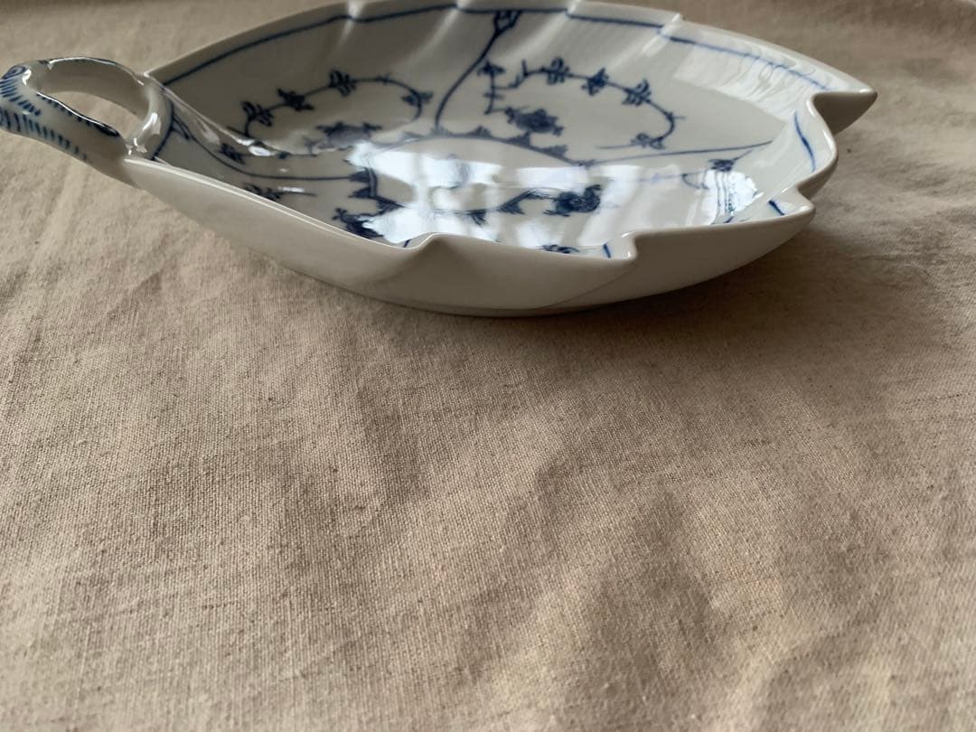 ロイヤルコペンハーゲン ブルーフルーテッド　リーフプレート